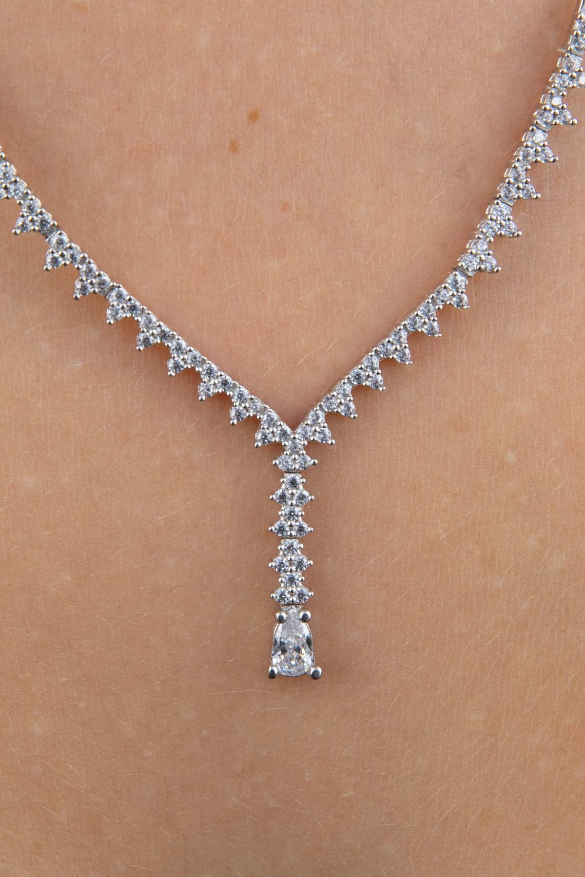 14K Gold Drop Stone Detailed Necklace