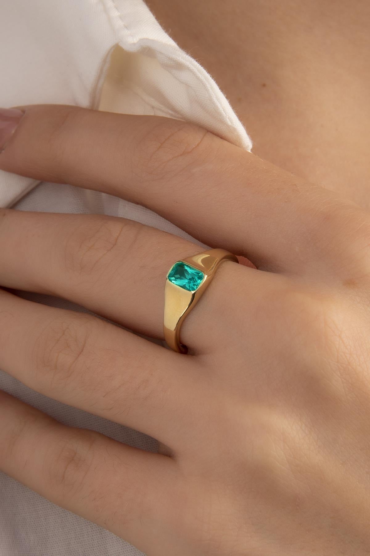 14K Gold Green Solitaire Ring