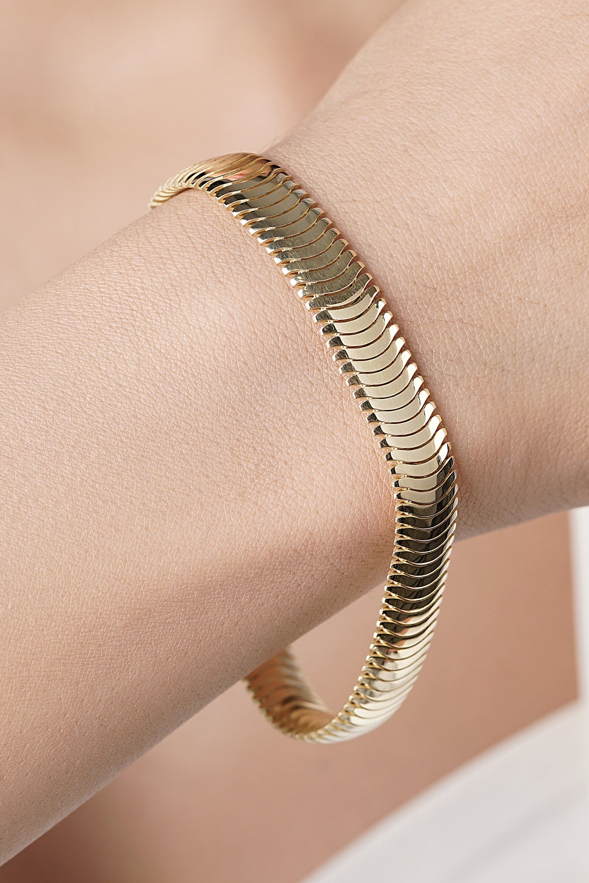 14K Gold Omega Puffed Italian Bracelet
