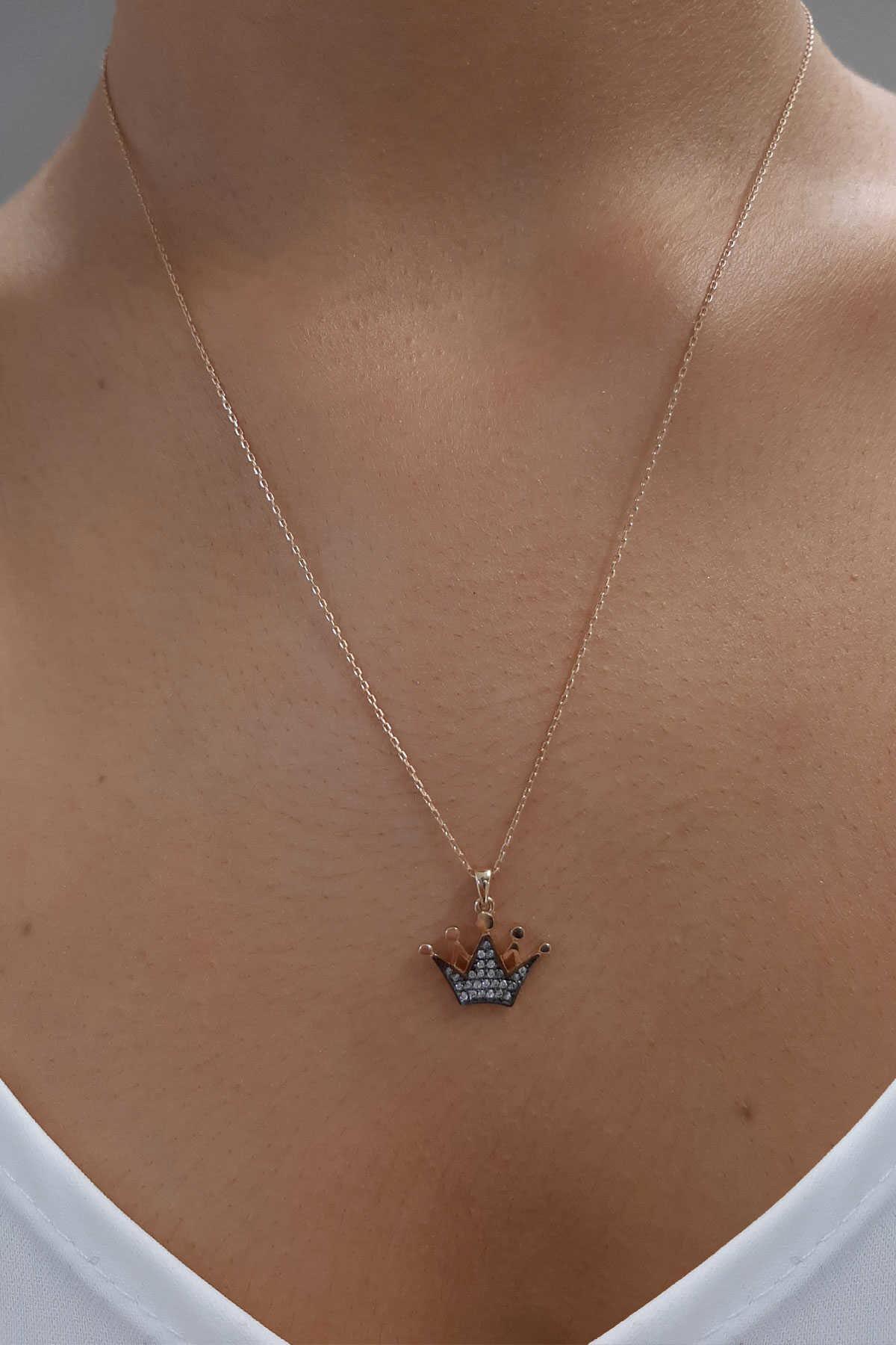 14K Gold Queen Crown Shape Necklace