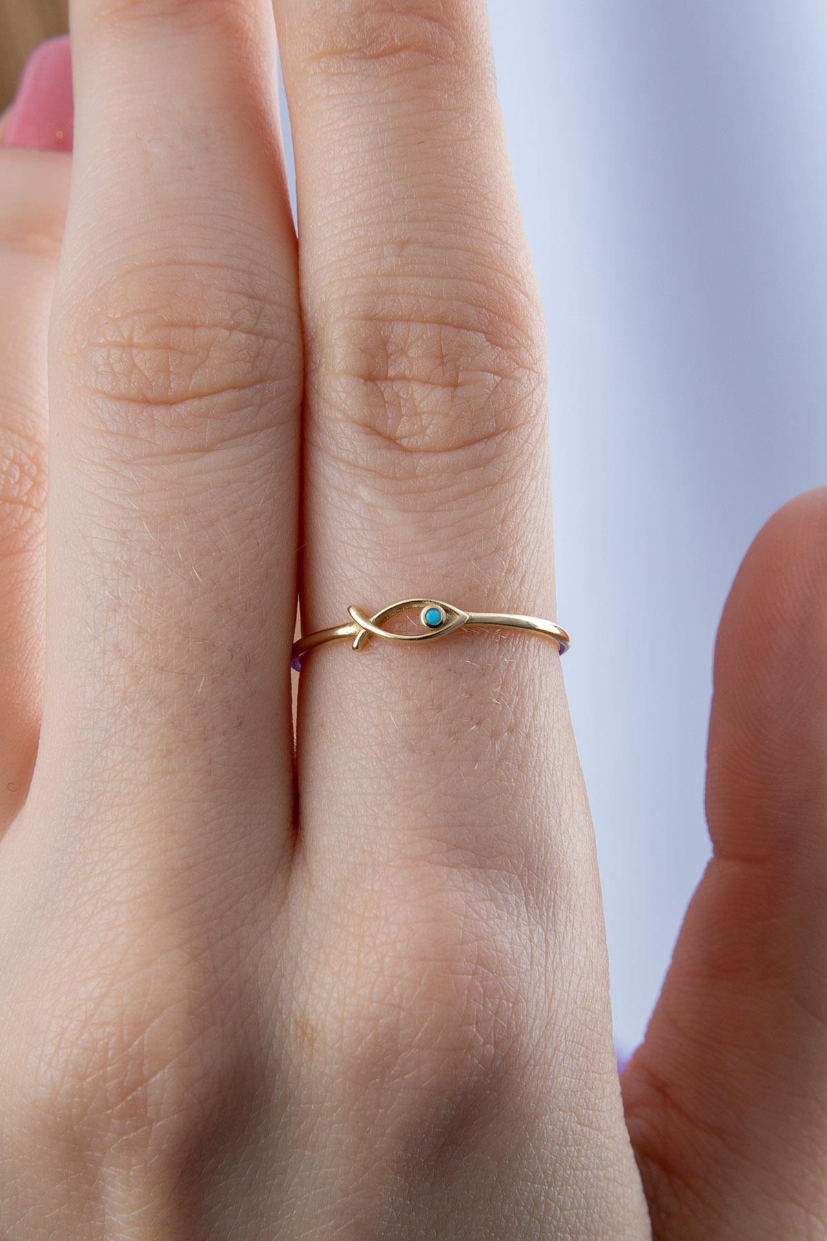 14K Gold Fish Shaped Ring With Small Turquoise Stone