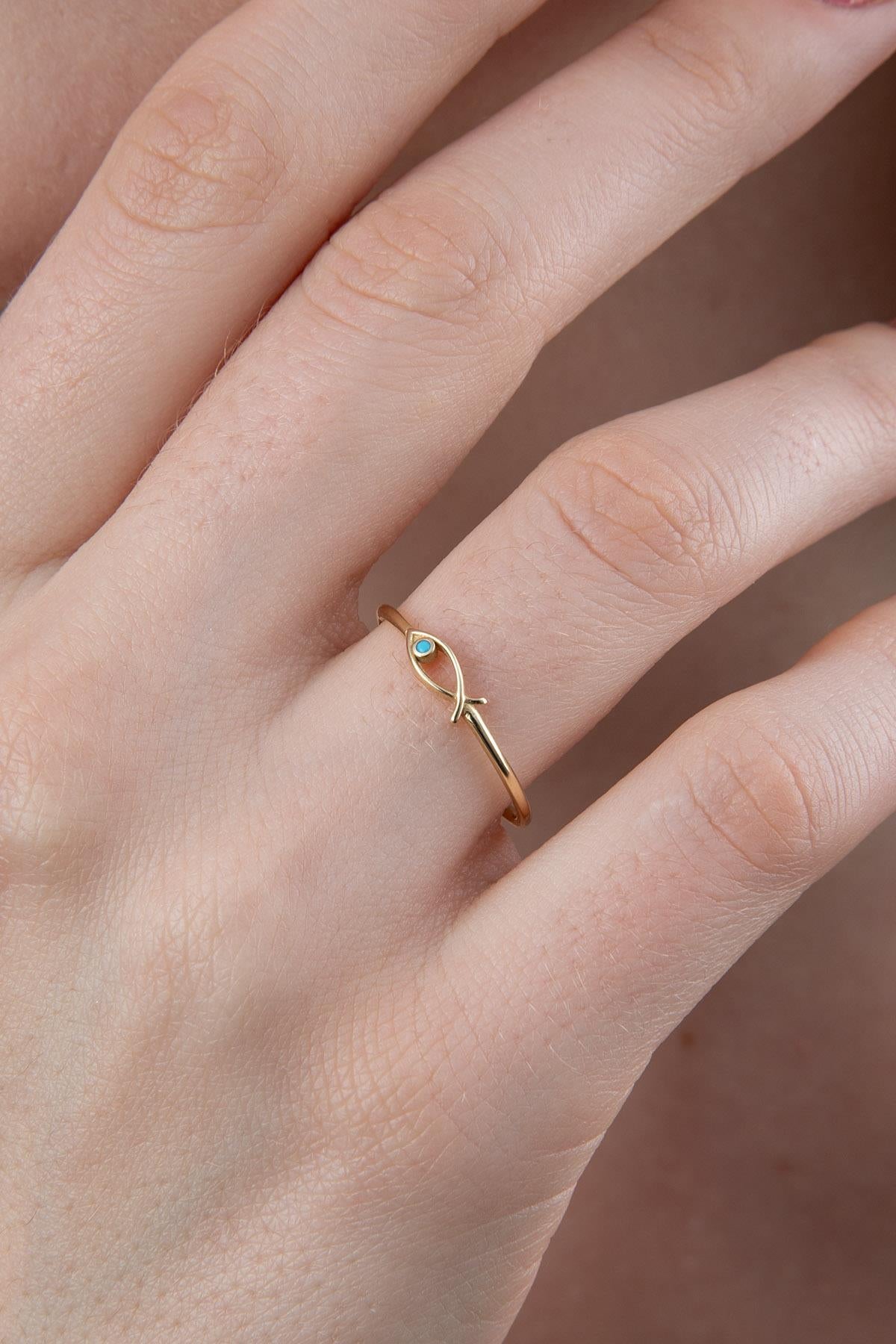 14K Gold Fish Shaped Ring With Small Turquoise Stone