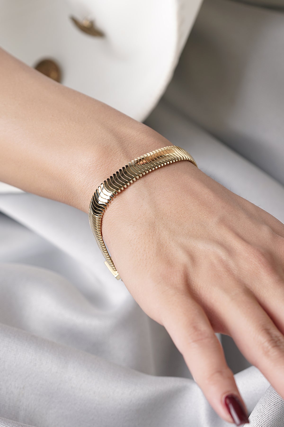 14K Gold Omega Puffed Italian Bracelet