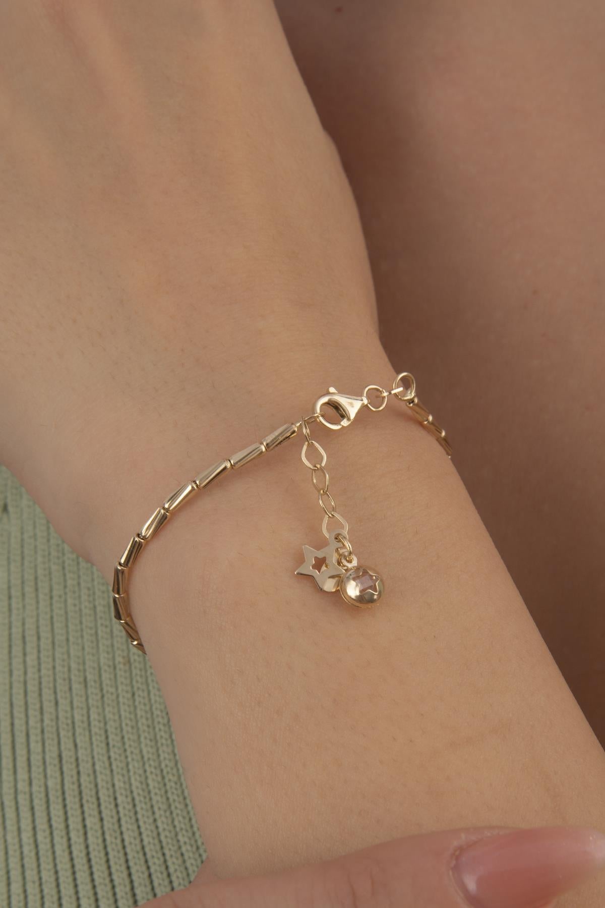 14K Gold Star Dangle Roller Chain Bracelet