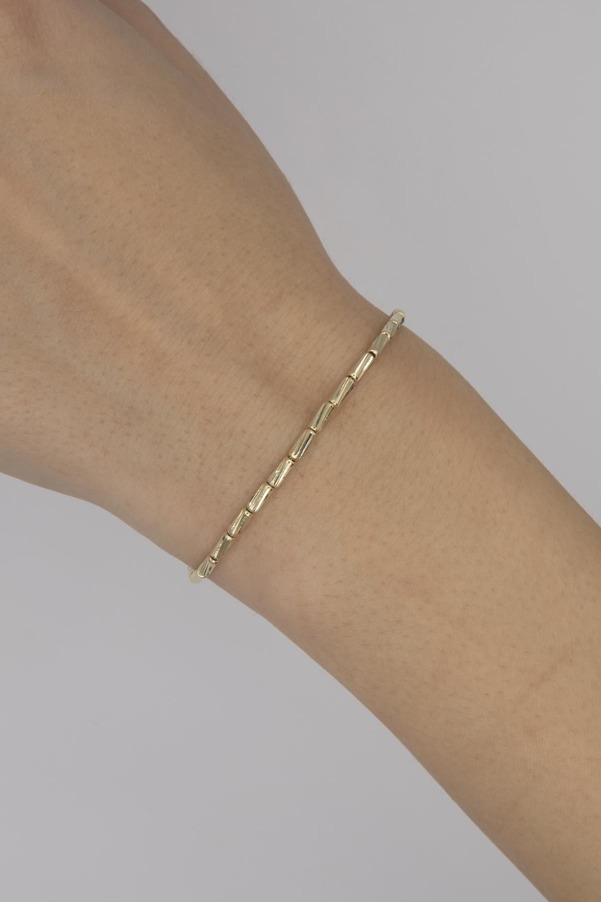 14K Gold Star Dangle Roller Chain Bracelet